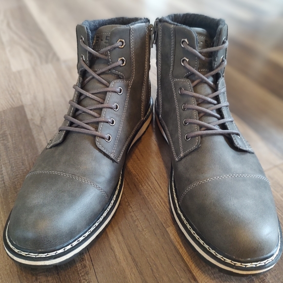 B52 by Bullboxer Men's size 10.5/11 Alton Lace Up Boot Famous Footwear - Picture 5 of 5